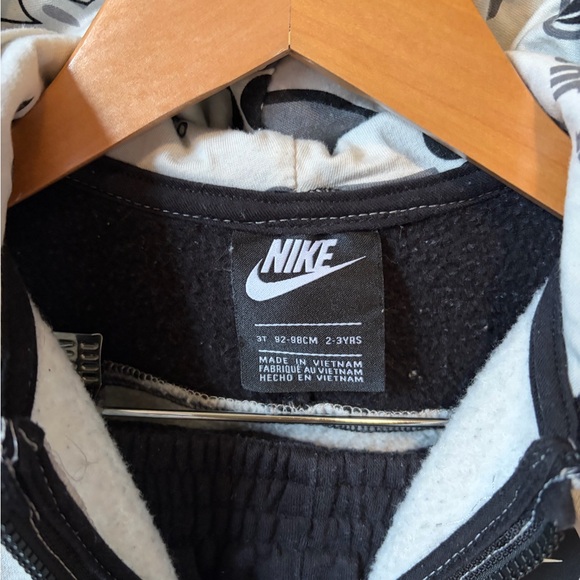 Size 3T Nike Kids Black and Gray Jogger Track Set - Picture 3 of 4